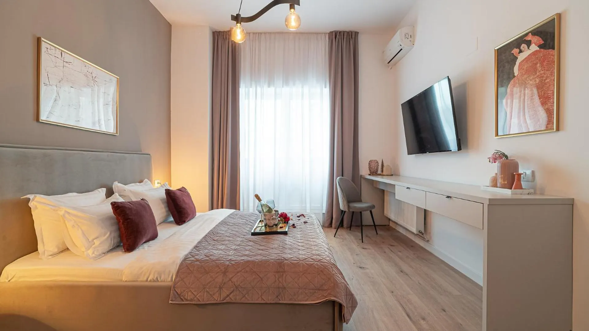 Lejlighed Loggia & Luxe 5Br Penthouse In Universitatii Area Bukarest