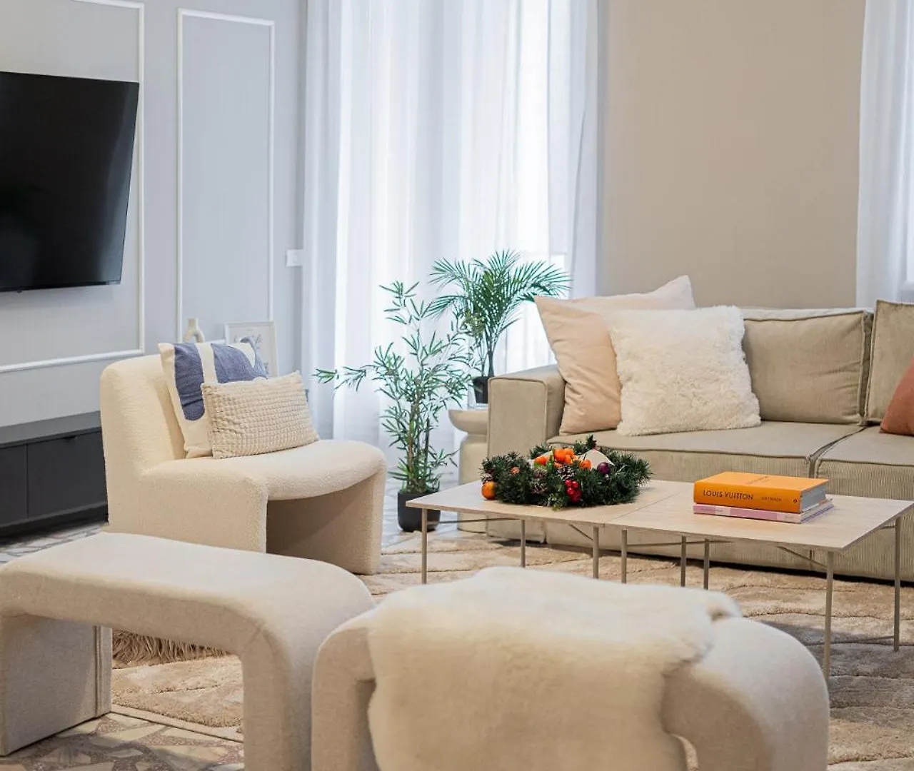 Loggia & Luxe 5Br Penthouse In Universitatii Area Bucarest Apartamento