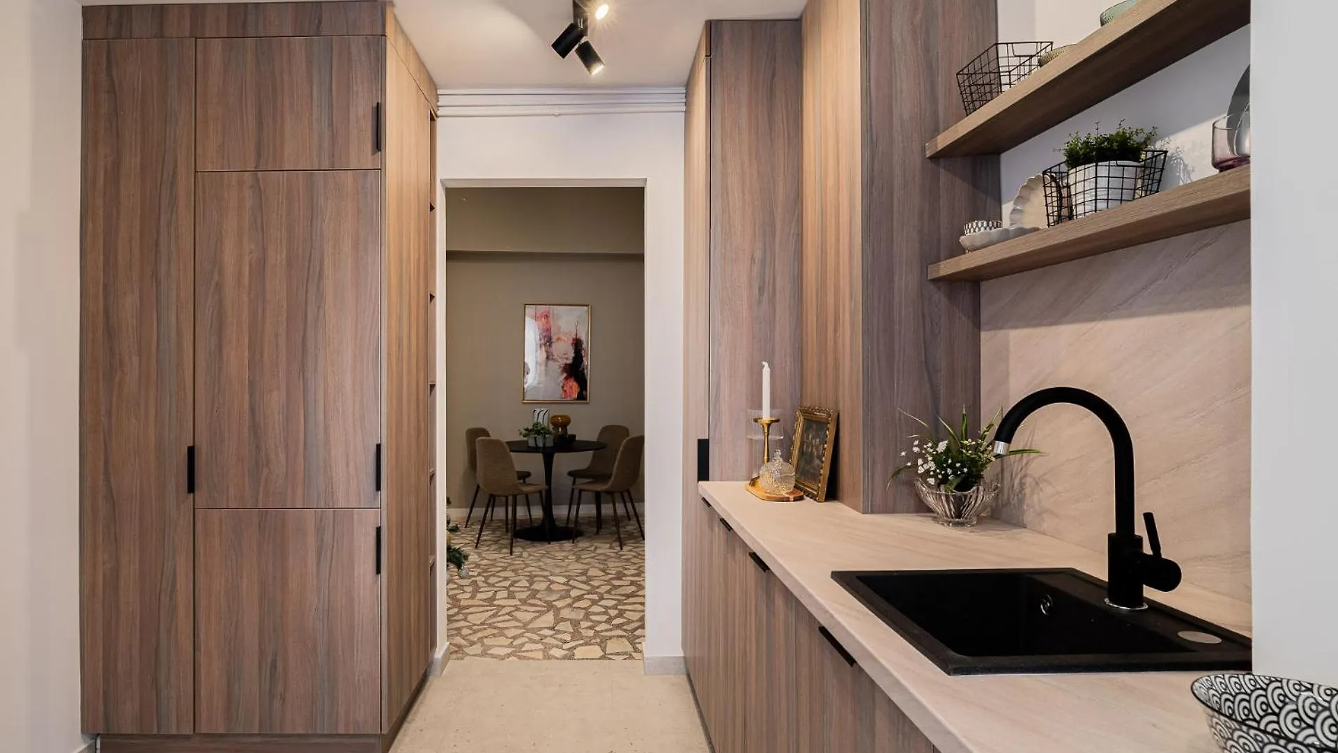 Loggia & Luxe 5Br Penthouse In Universitatii Area 布加勒斯特 0*,  罗马尼亚